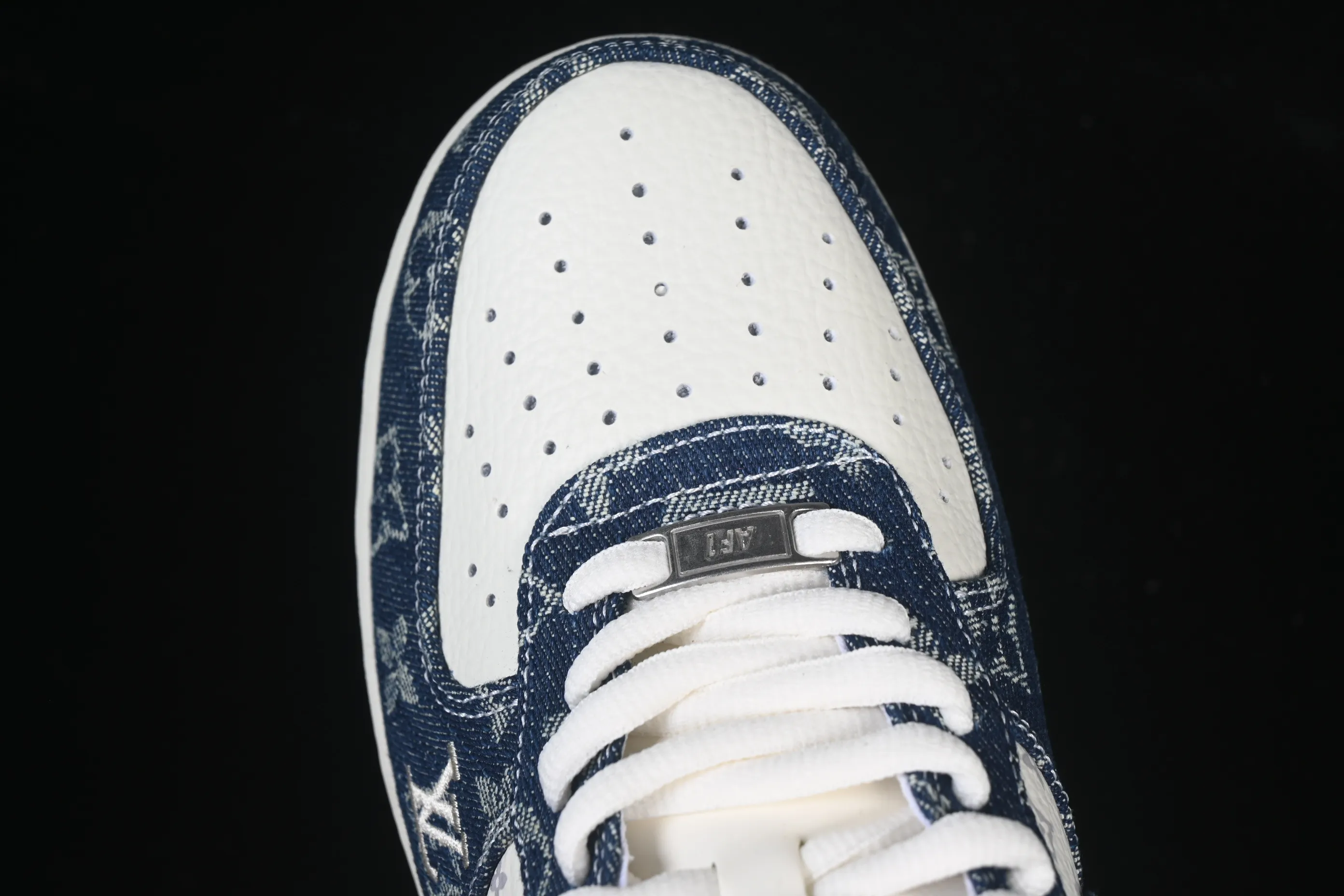 All categories Nk Air Force 1 Air Force series Nk Air Force 1 Low Air Force low-top Nike Air Force 1'07 Low LV joint white and blue Air Force 1 low-top casual sneakers YF9511-811